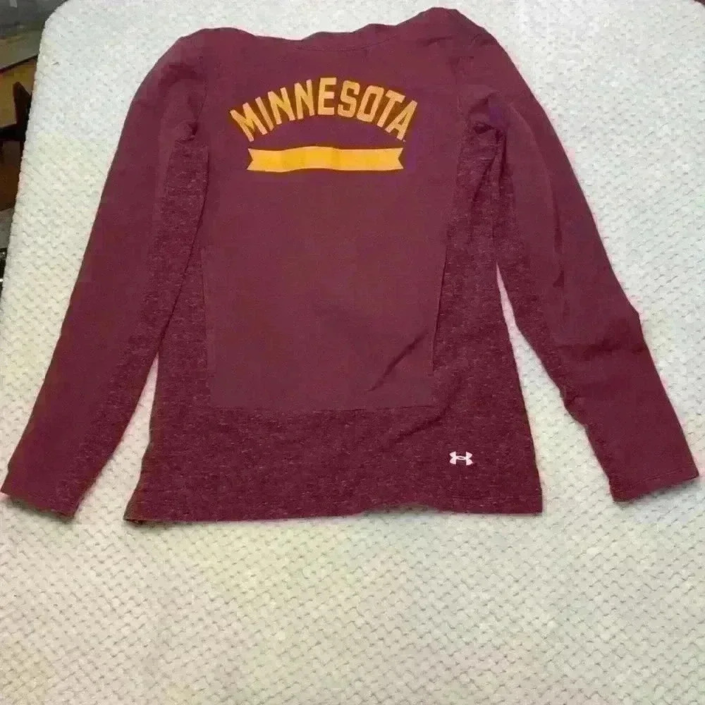 Under Armour University of Minnesota sweatshirt sz S back to school college